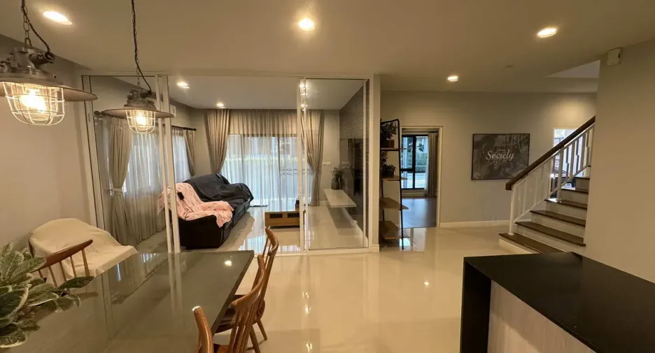 出租 和 出售 4 卧室 独立屋 在 Lam Luk Ka, Pathum Thani