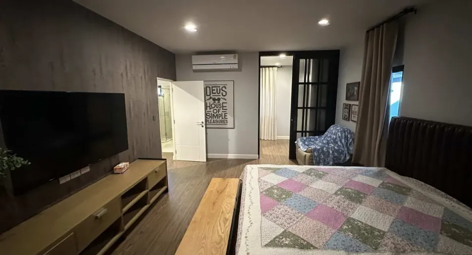 出租 和 出售 4 卧室 独立屋 在 Lam Luk Ka, Pathum Thani