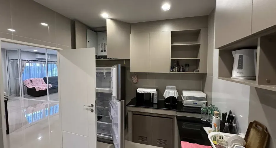 出租 和 出售 4 卧室 独立屋 在 Lam Luk Ka, Pathum Thani