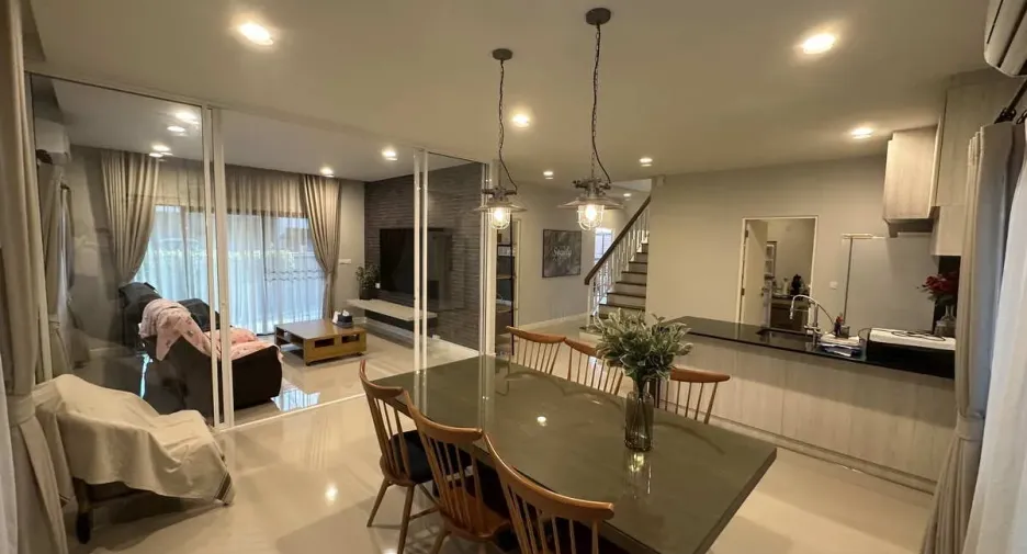 出租 和 出售 4 卧室 独立屋 在 Lam Luk Ka, Pathum Thani