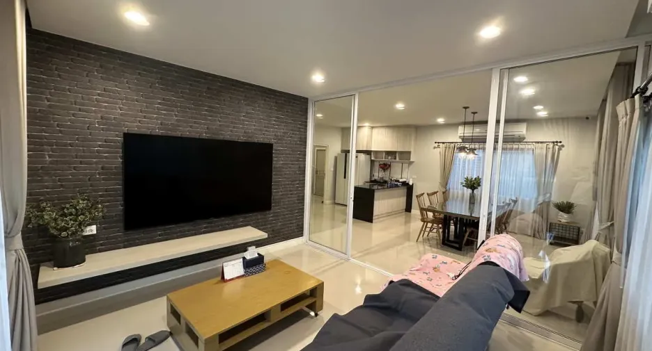 出租 和 出售 4 卧室 独立屋 在 Lam Luk Ka, Pathum Thani