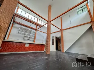 出租 商业空间 在 沙吞, 曼谷