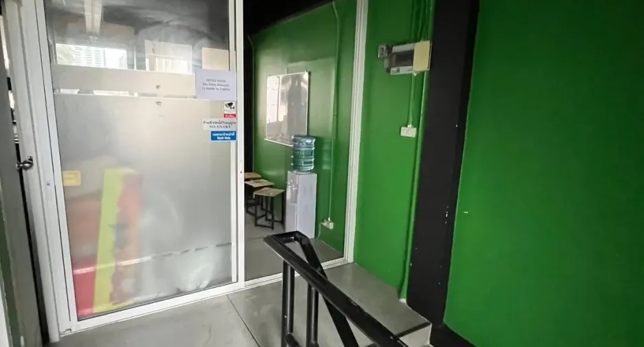 For rent retail Space in Watthana, Bangkok