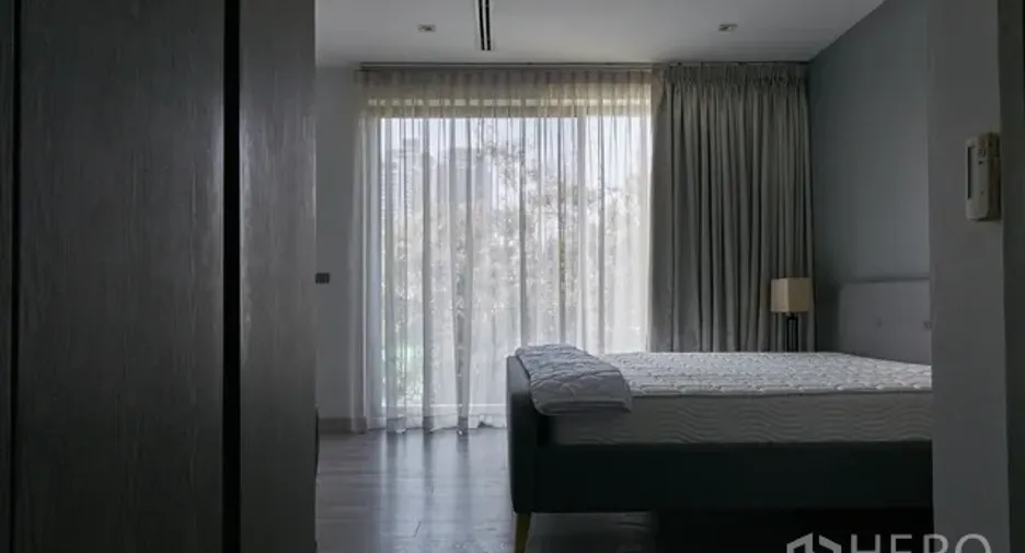 For rent 3 bedrooms townhouse in Watthana, Bangkok