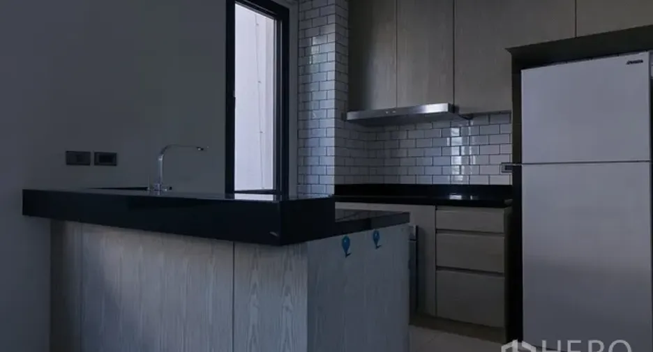 For rent 3 bedrooms townhouse in Watthana, Bangkok