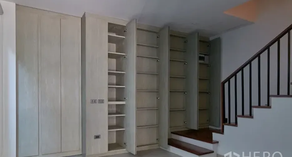 For rent 3 bedrooms townhouse in Watthana, Bangkok