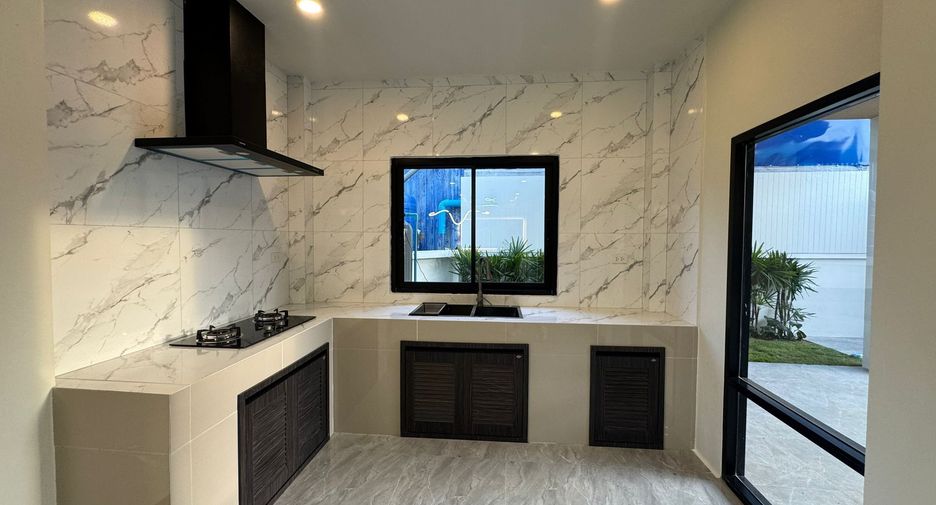 For sale 4 bedrooms house in Thalang, Phuket