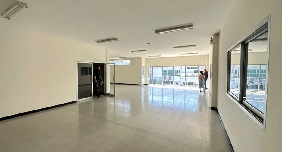 For rent warehouse in Si Racha, Chonburi
