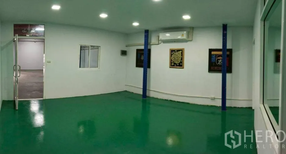 For rent warehouse in Lat Krabang, Bangkok