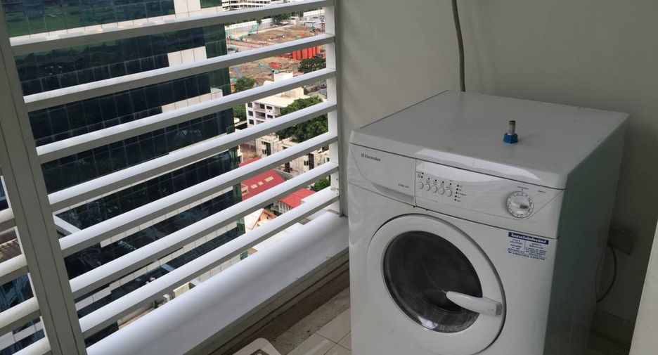 For sale 2 ベッドルーム condo in Pathum Wan, Bangkok