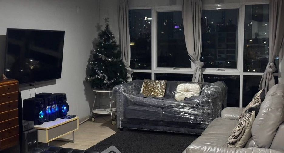 For rent 3 bedrooms condo in Watthana, Bangkok