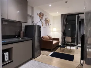 Wohnung zur Miete mit 1 Zimmer in Huai Khwang, Bangkok