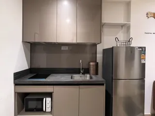 Wohnung zur Miete mit 1 Zimmer in Huai Khwang, Bangkok