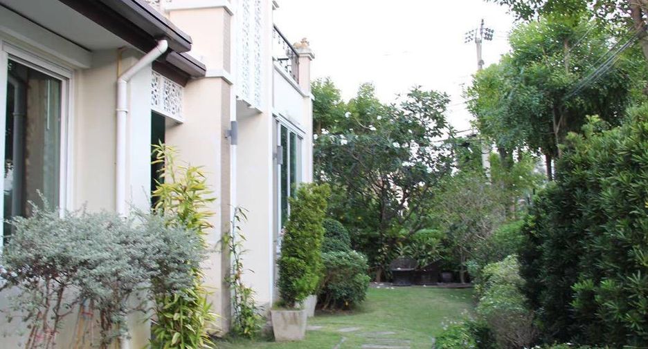 For sale 4 bedrooms house in Chom Thong, Bangkok