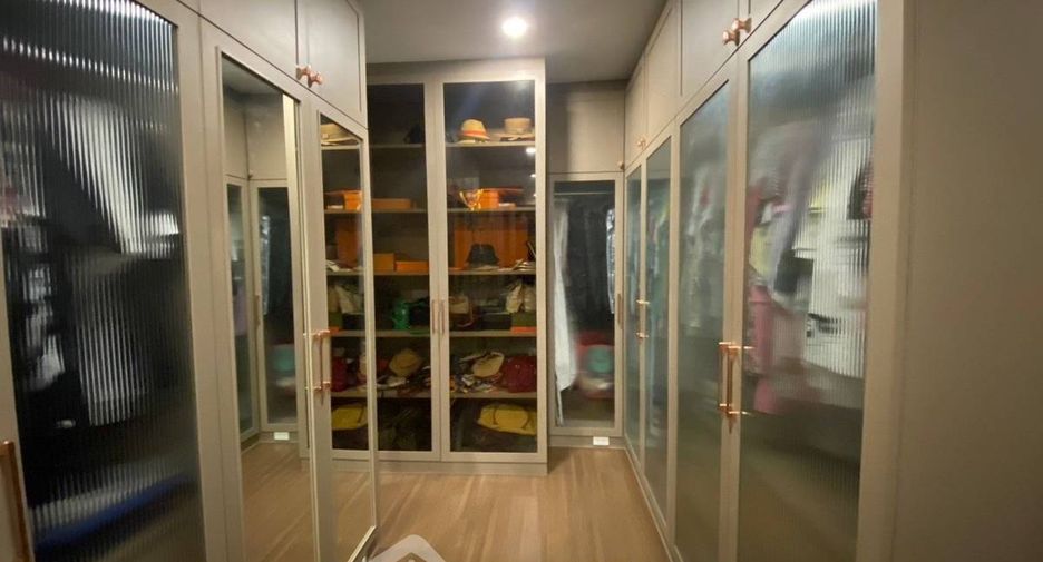 出售 5 卧室 独立屋 在 Saphan Sung, 曼谷