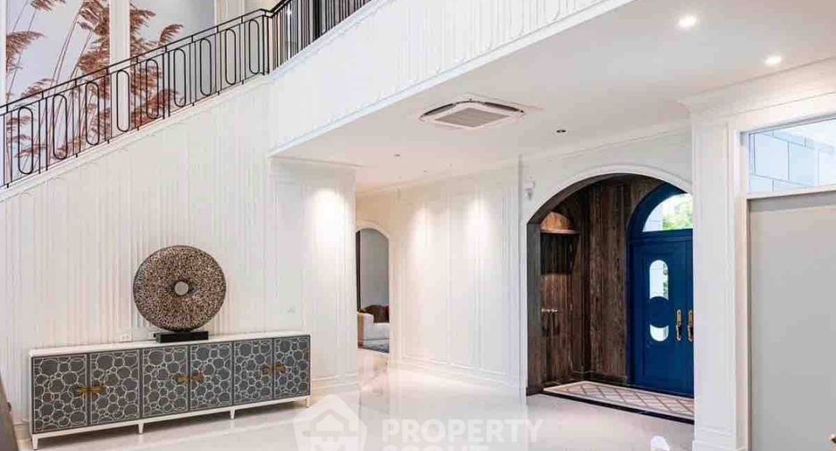 À vendre 4 chambres maison à Bang Kapi, Bangkok