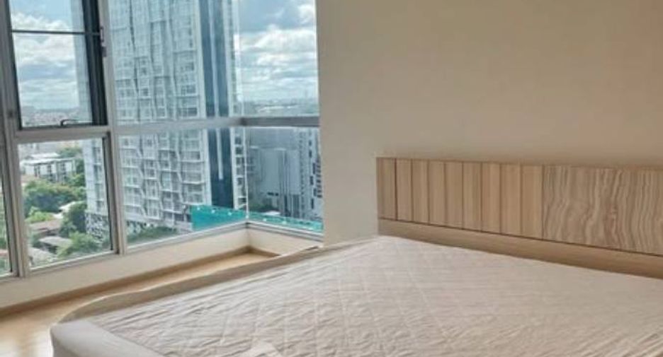 For sale 2 bedrooms condo in Phra Khanong, Bangkok