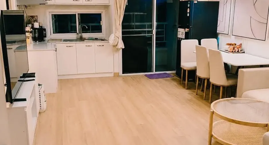 For rent 2 bedrooms condo in Khlong Toei, Bangkok