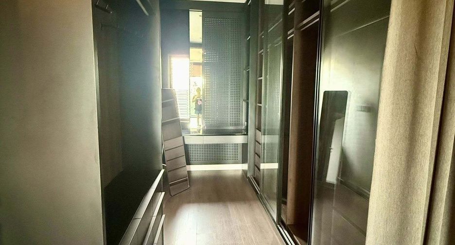 For rent 4 bedrooms house in Bang Kapi, Bangkok