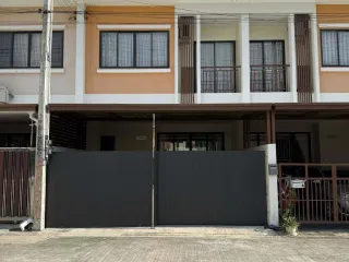 À louer 3 chambres maison à Bang Lamung, Chonburi