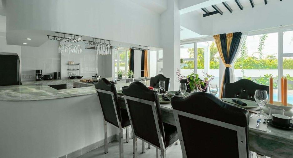 Villa en venta de 4 habitaciones en Mueang Phuket, Phuket