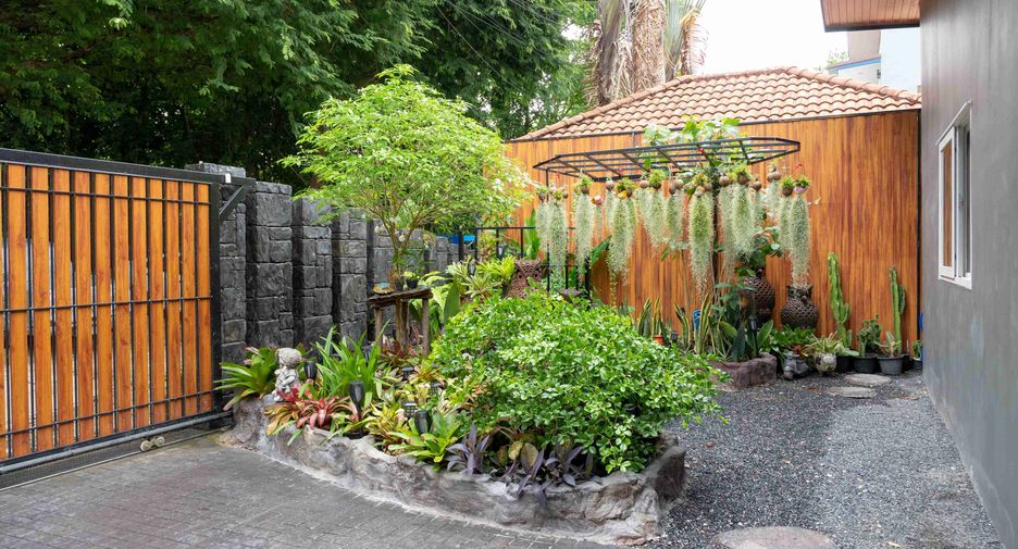 For sale and for rent 2 bedrooms house in Mueang Phuket, Phuket
