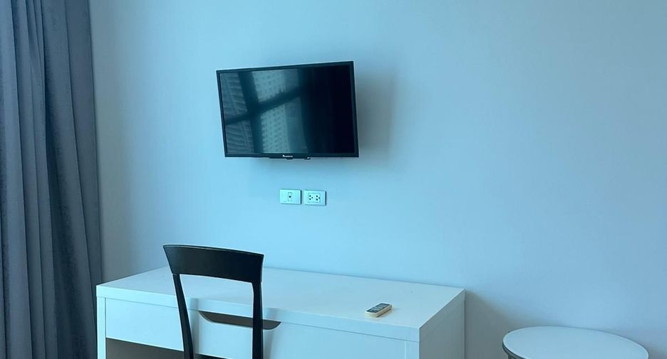For sale 3 bedrooms condo in Khlong Toei, Bangkok