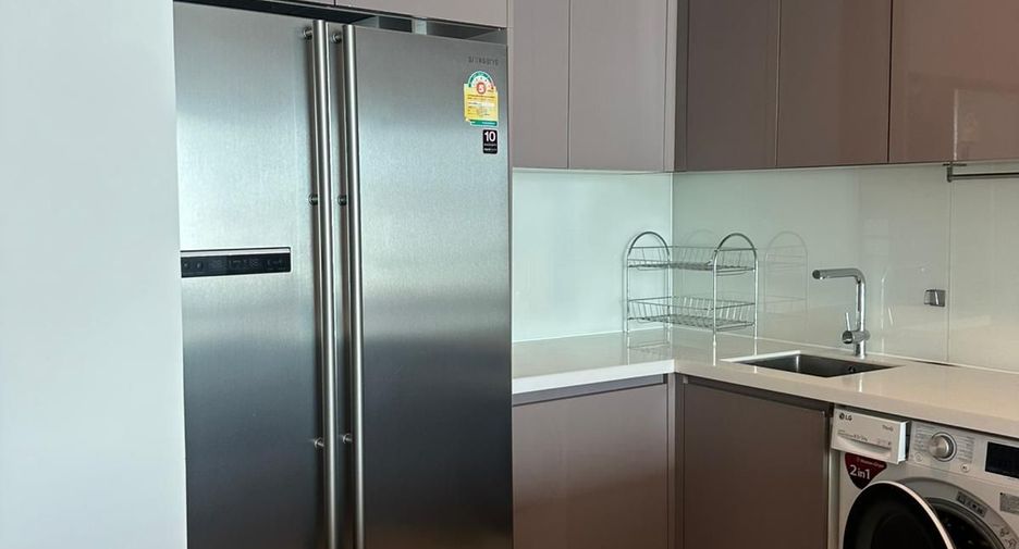 For sale 3 bedrooms condo in Khlong Toei, Bangkok