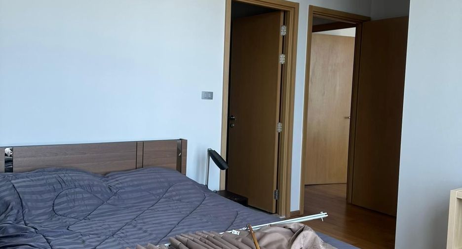For sale 3 bedrooms condo in Khlong Toei, Bangkok