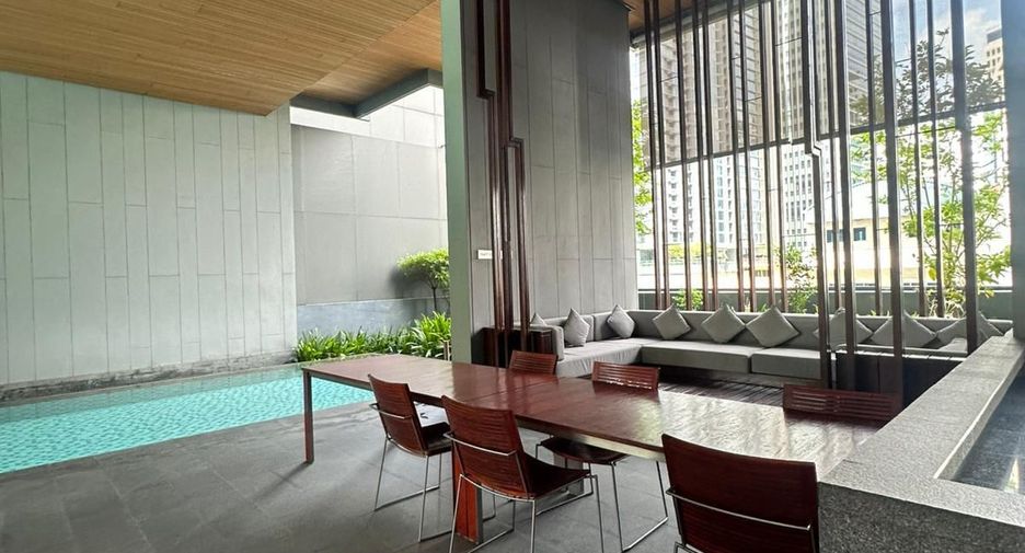 For sale 3 bedrooms condo in Khlong Toei, Bangkok