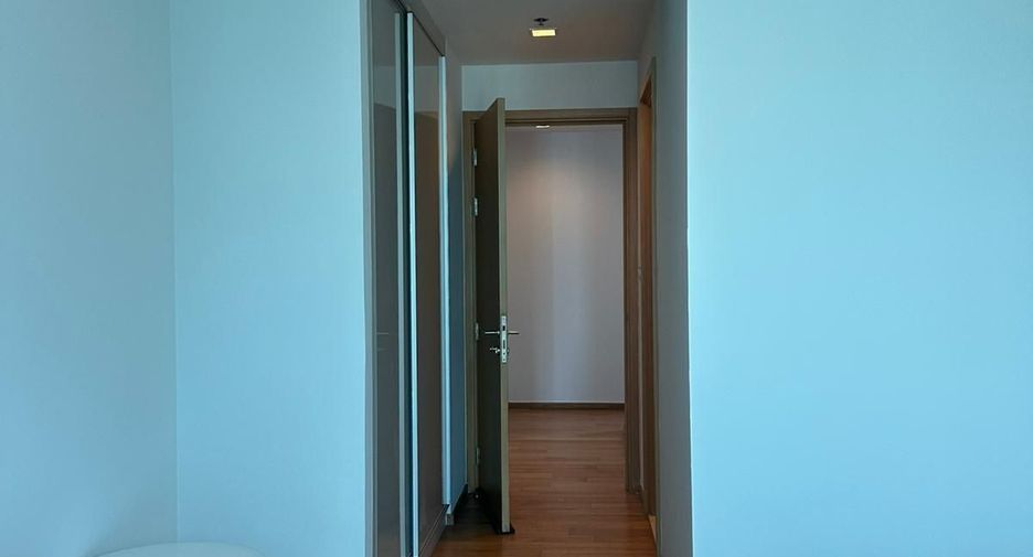 For sale 3 bedrooms condo in Khlong Toei, Bangkok