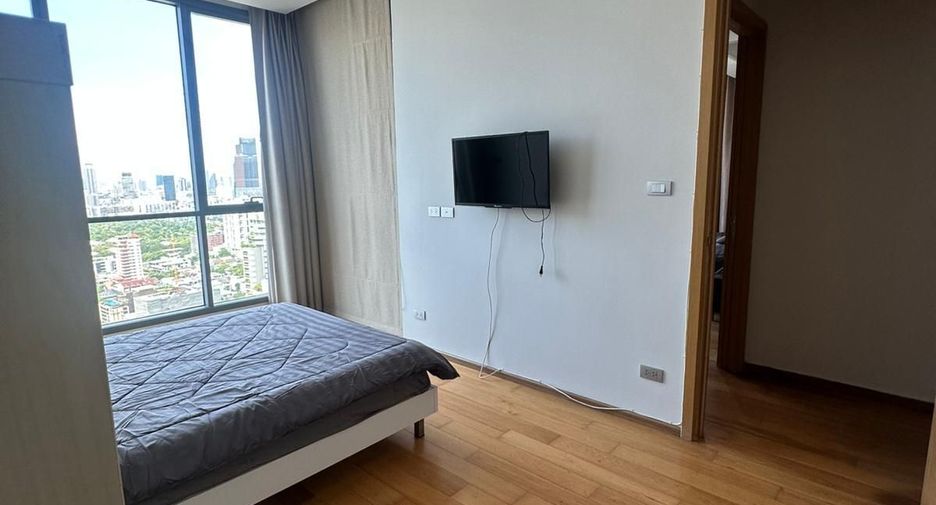For sale 3 bedrooms condo in Khlong Toei, Bangkok
