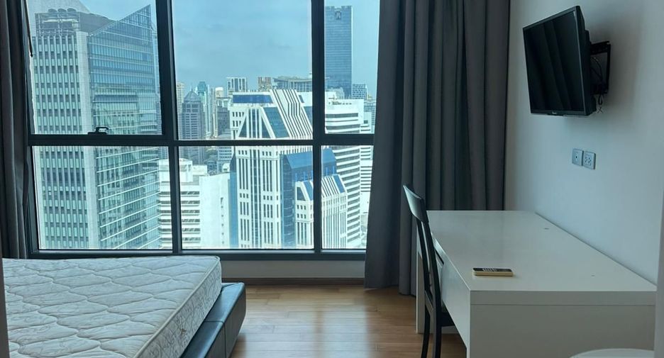 For sale 3 bedrooms condo in Khlong Toei, Bangkok