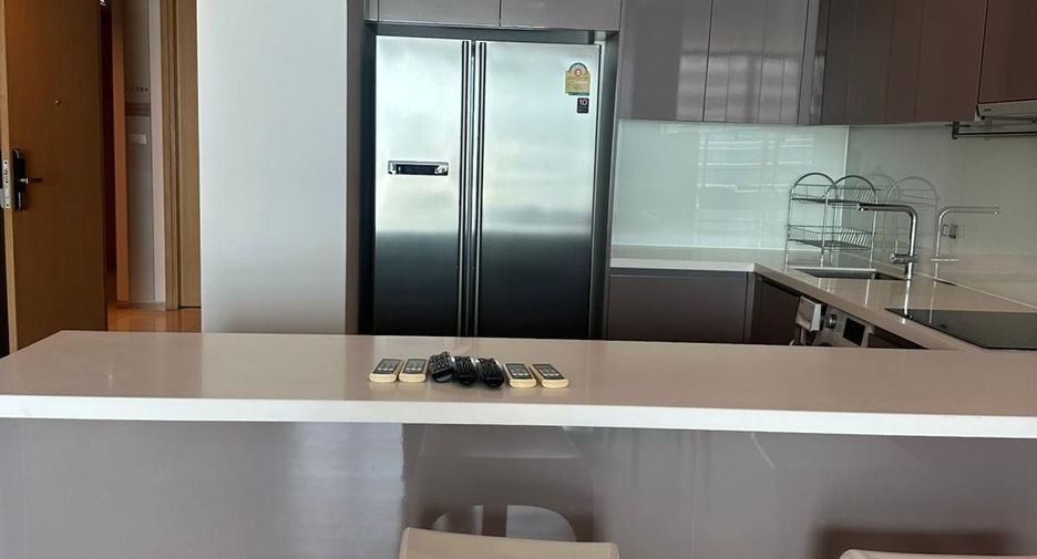 For sale 3 bedrooms condo in Khlong Toei, Bangkok
