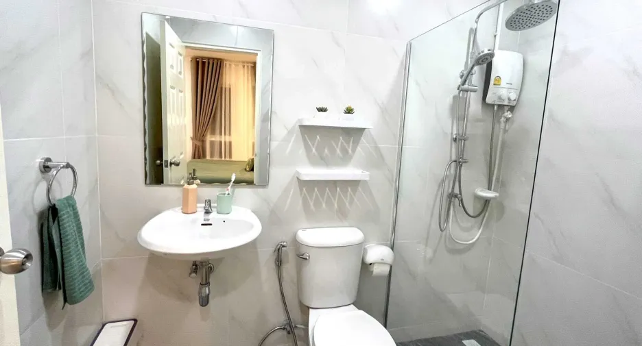 For rent 2 bedrooms townhouse in Thalang, Phuket
