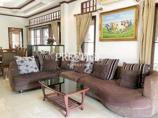 Casa en alquiler de 3 habitaciones en Bang Lamung, Chonburi