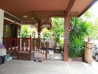 Casa en alquiler de 3 habitaciones en Bang Lamung, Chonburi