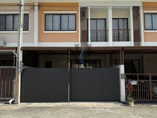 Casa en alquiler de 3 habitaciones en Bang Lamung, Chonburi