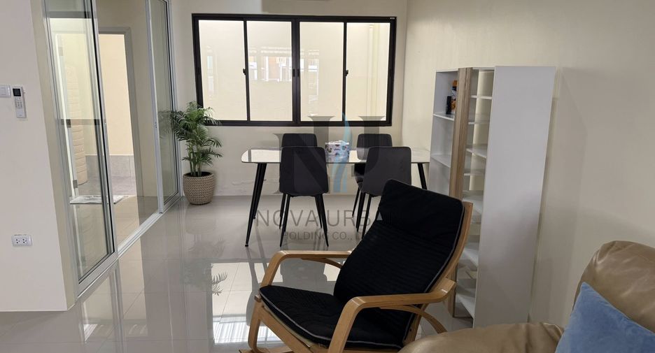 Casa en alquiler de 3 habitaciones en East Pattaya, Pattaya