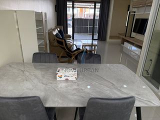 Casa en alquiler de 3 habitaciones en Bang Lamung, Chonburi
