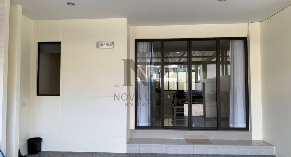 Casa en alquiler de 3 habitaciones en East Pattaya, Pattaya