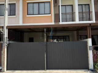 Casa en alquiler de 3 habitaciones en Bang Lamung, Chonburi