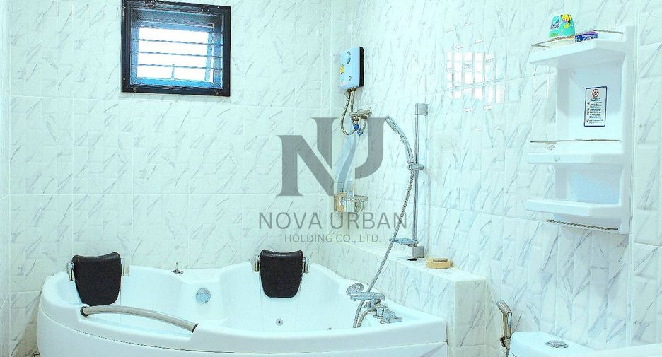 For rent 4 bedrooms villa in East Pattaya, Pattaya