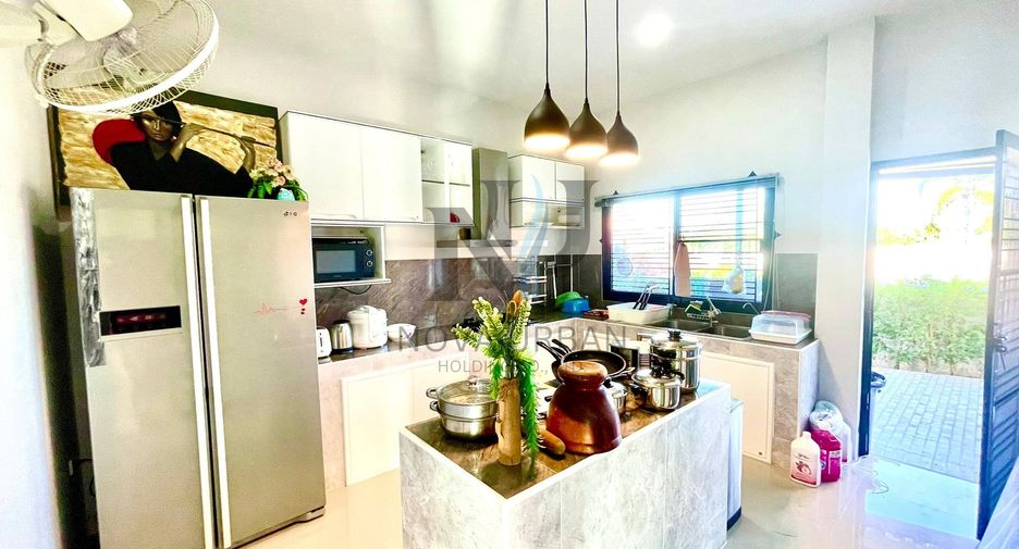 For rent 4 bedrooms villa in East Pattaya, Pattaya