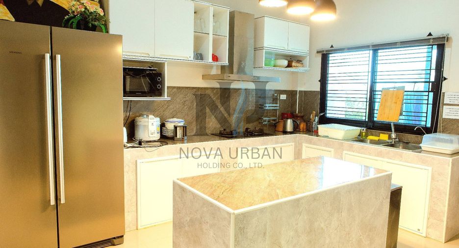 For rent 4 bedrooms villa in East Pattaya, Pattaya
