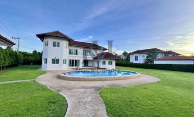 À louer et à vendre 5 chambres villa à East Pattaya, Pattaya