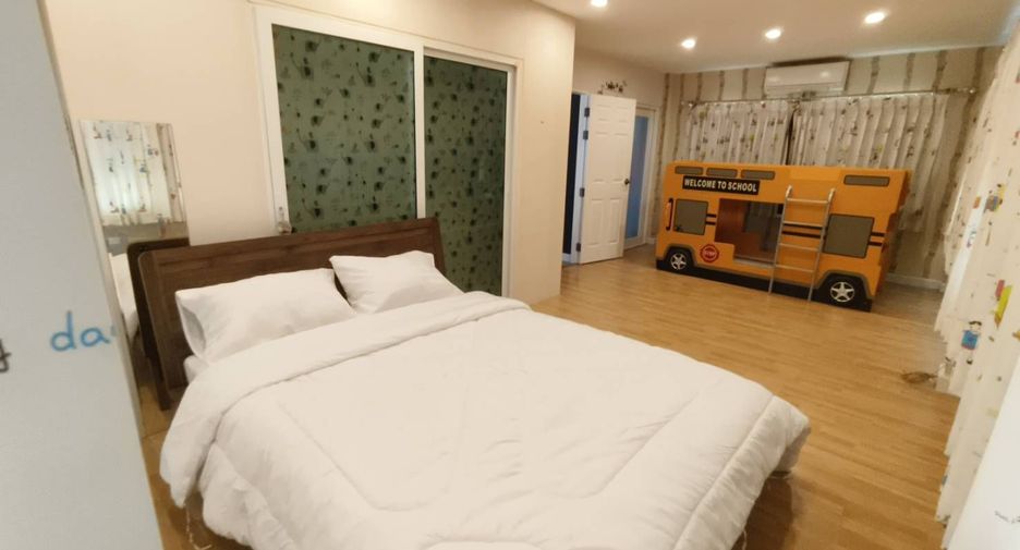 For rent 3 bedrooms villa in Saraphi, Chiang Mai