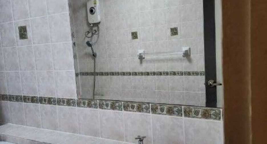 Аренда 3 спальни дом в Банг Ламунг, Чонбури