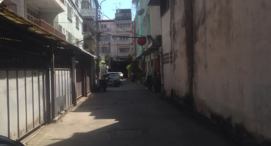 For rent 3 bedrooms townhouse in Yan Nawa, Bangkok