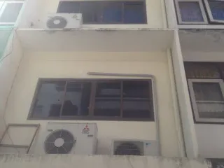 For rent 3 bedrooms townhouse in Yan Nawa, Bangkok